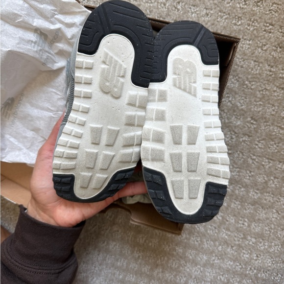 New Balance Grey and White Shoe Box toddler - Picture 5 of 9